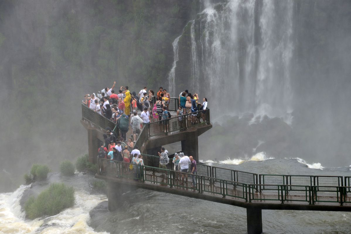22 Garganta Del Diablo Devils Throat Iguazu Falls Brazil Viewing Platform Close Up